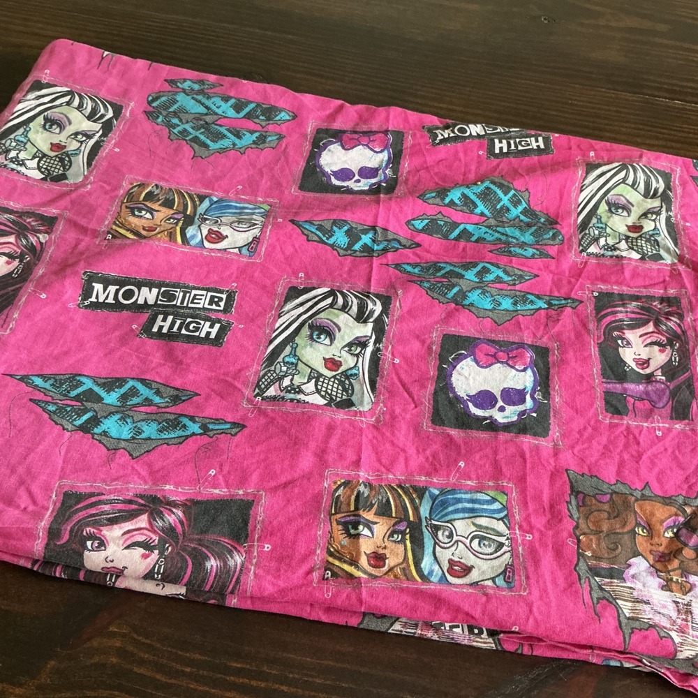 Monster High Twin Flat Sheet Pink Character Print Frankie Draculaura 2015 Mattel